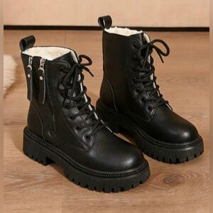 Women’s Black Combat Boots Thermal Lined Size 7
